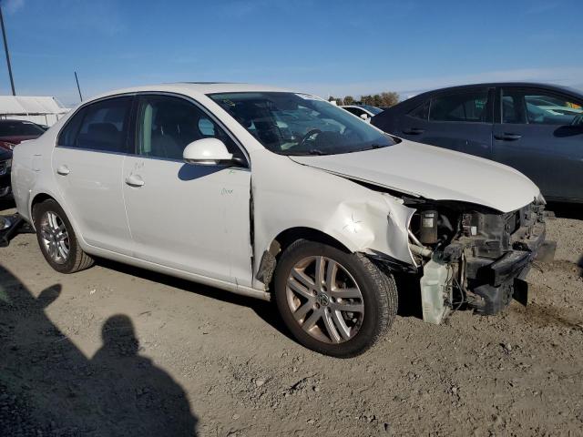 3VWRL7AJ3AM005171 - 2010 VOLKSWAGEN JETTA TDI WHITE photo 4