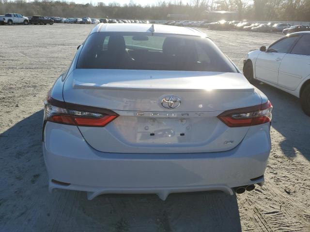 4T1T11AK4PU090235 - 2023 TOYOTA CAMRY SE NIGHT SHADE WHITE photo 6