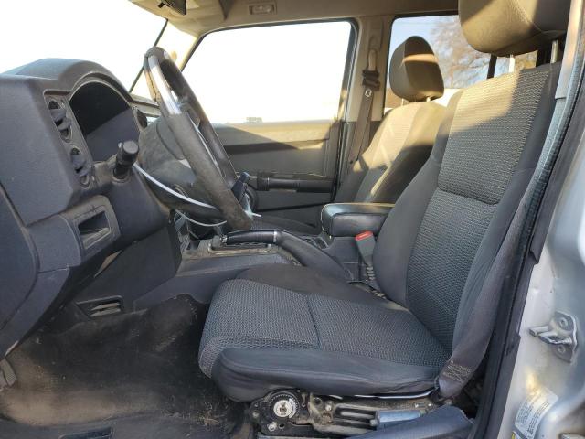 1J4RG4GK5AC114734 - 2010 JEEP COMMANDER SPORT Silber Foto 7