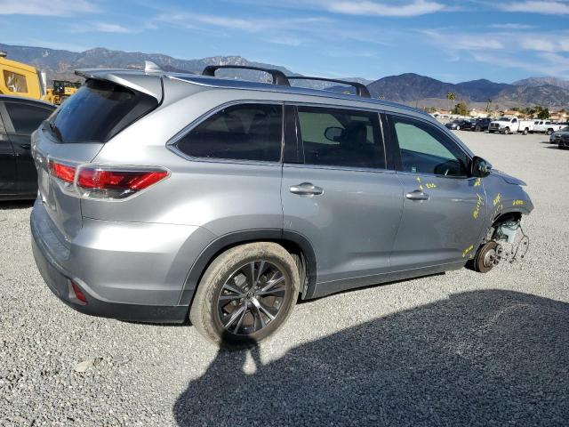 5TDKKRFH1GS131904 - 2016 TOYOTA HIGHLANDER XLE SILVER photo 3