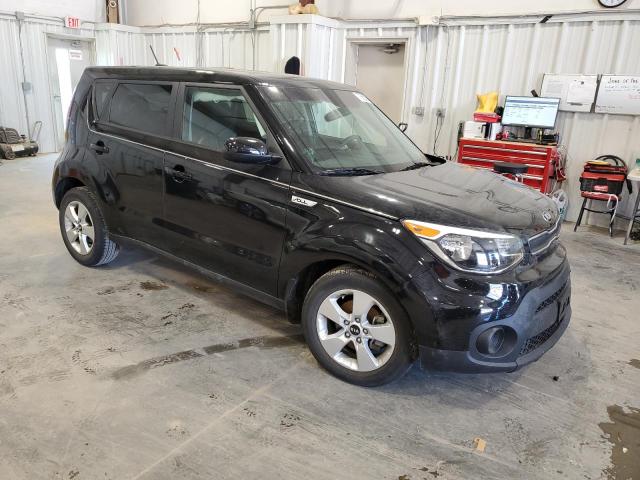 KNDJN2A21J7545943 - 2018 KIA SOUL BLACK photo 4