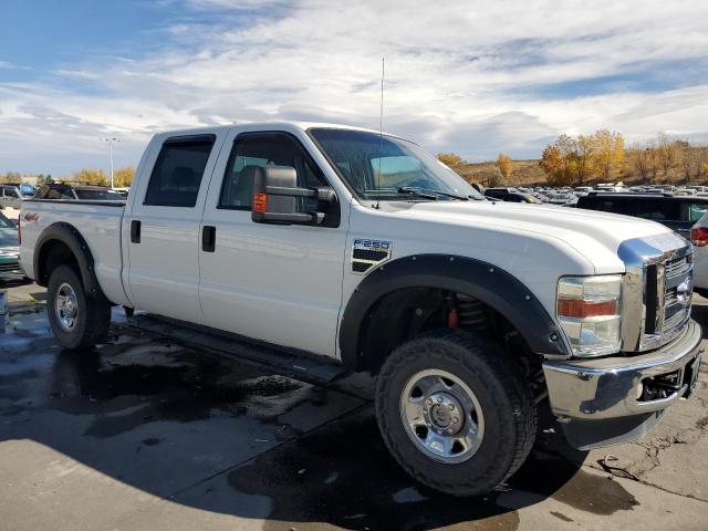 1FTSW21529EA43932 - 2009 FORD F250 SUPER DUTY WHITE photo 4