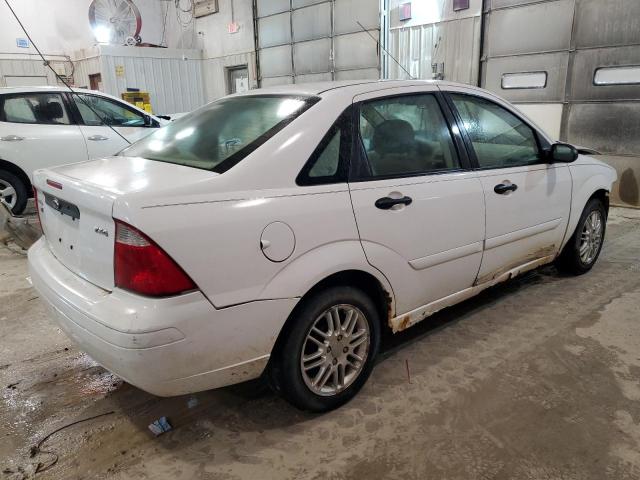 1FAFP34N85W224382 - 2005 FORD FOCUS ZX4 WHITE photo 3