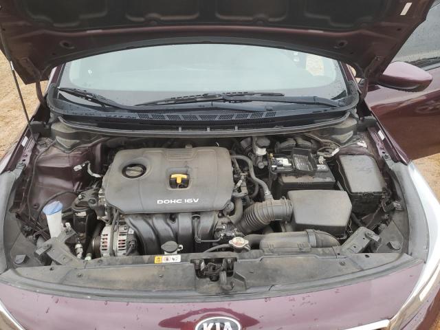 3KPFK4A71JE258186 - 2018 KIA FORTE LX MAROON photo 11