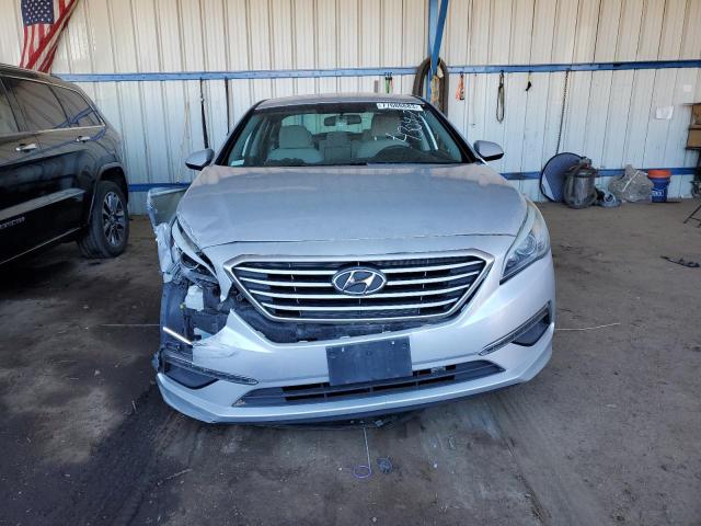 5NPE24AF1FH005357 - 2015 HYUNDAI SONATA SE SILVER photo 5