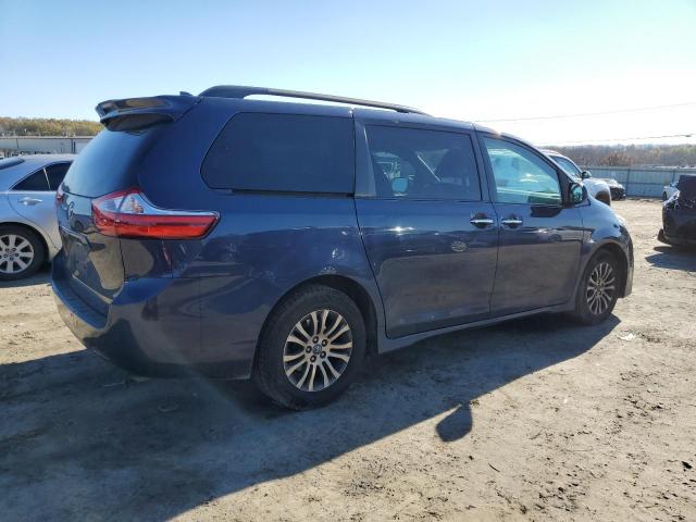 5TDYZ3DC7JS915215 - 2018 TOYOTA SIENNA XLE BLUE photo 3