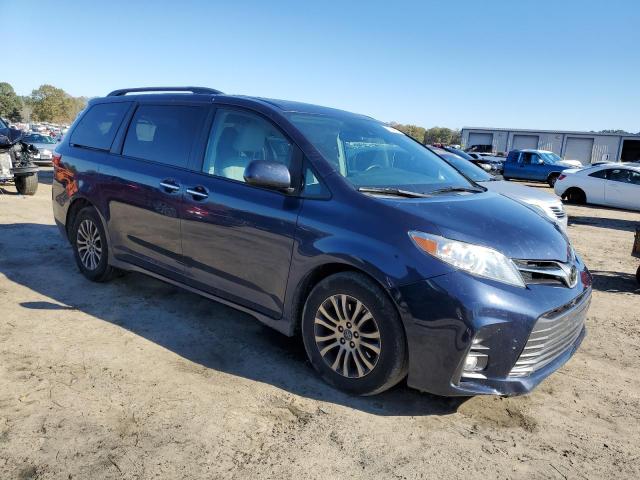 5TDYZ3DC7JS915215 - 2018 TOYOTA SIENNA XLE BLUE photo 4