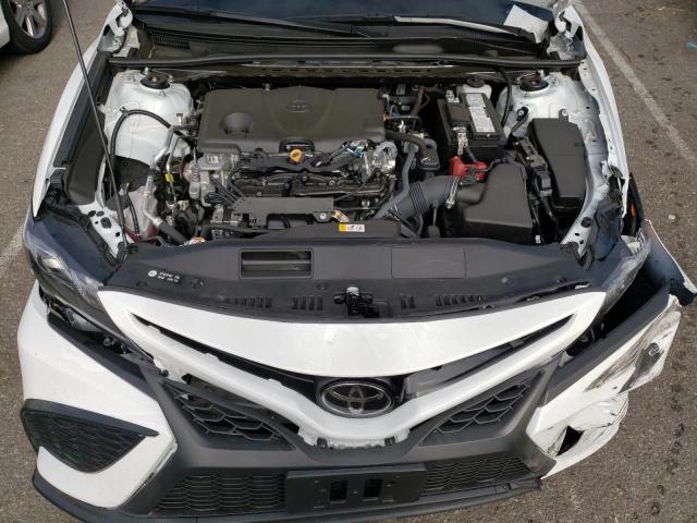 4T1T11AK7PU746296 - 2023 TOYOTA CAMRY SE NIGHT SHADE WHITE photo 11