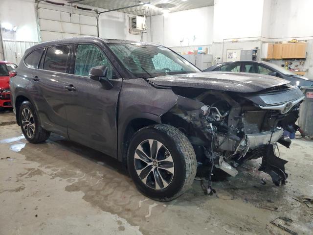 5TDGZRBH0MS542956 - 2021 TOYOTA HIGHLANDER XLE GRAY photo 4