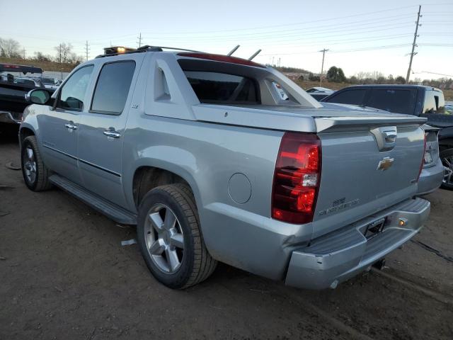 3GNTKGE39BG370470 - 2011 CHEVROLET AVALANCHE LTZ GRAY photo 2