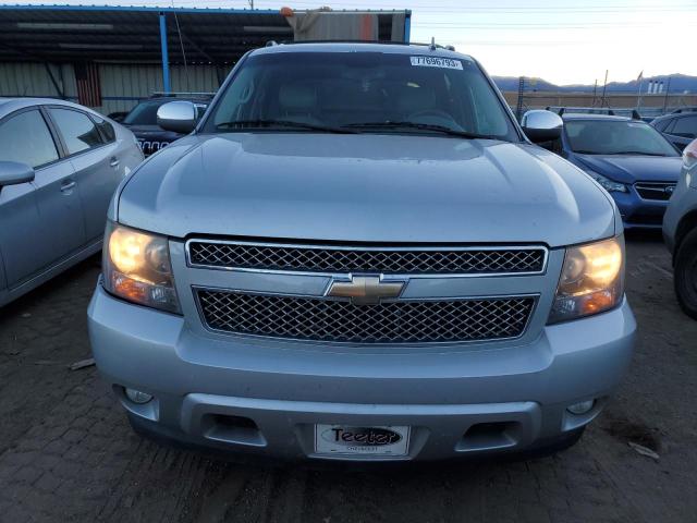 3GNTKGE39BG370470 - 2011 CHEVROLET AVALANCHE LTZ GRAY photo 5