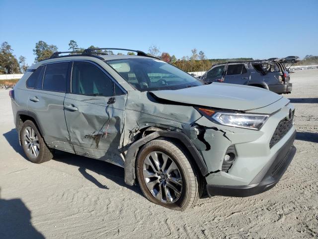 2T3A1RFVXLW113320 - 2020 TOYOTA RAV4 XLE PREMIUM GRAY photo 4