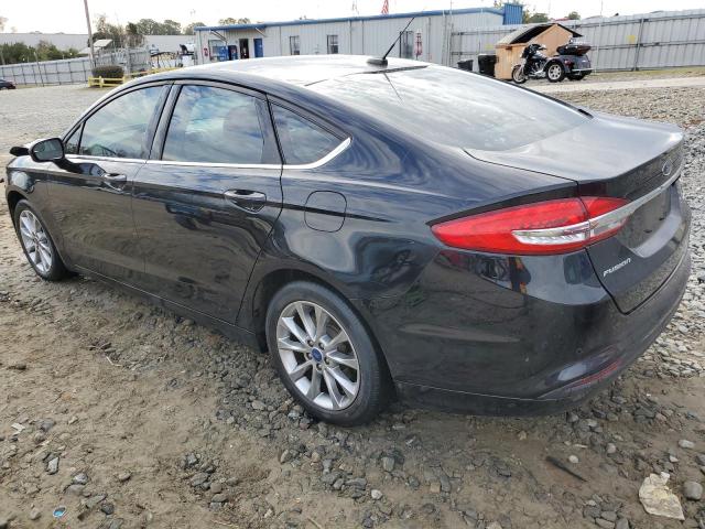 3FA6P0H73HR402250 - 2017 FORD FUSION SE BLACK photo 2