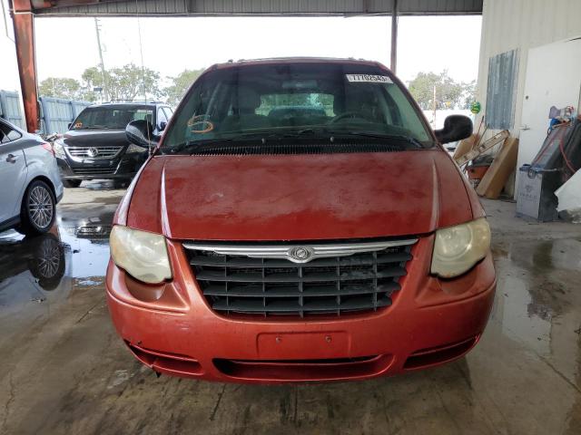 2C4GP54L95R488731 - 2005 CHRYSLER TOWN & COU TOURING RED photo 5