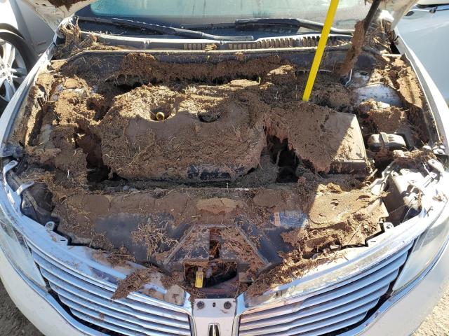 3LN6L2G96DR805682 - 2013 LINCOLN MKZ WHITE photo 11