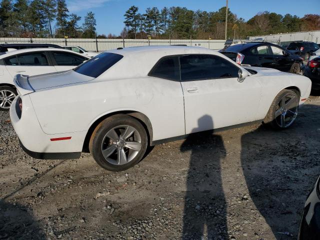 2C3CDZAG5KH672558 - 2019 DODGE CHALLENGER SXT WHITE photo 3