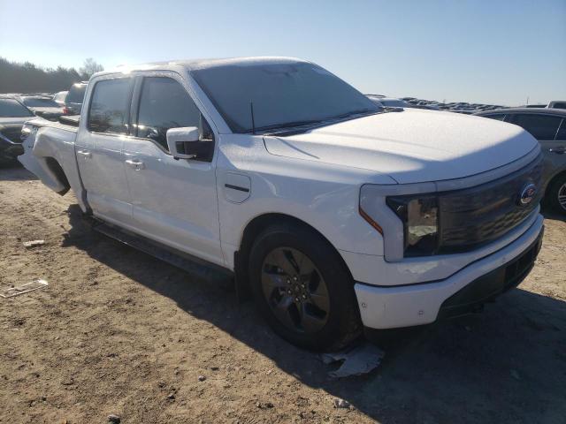 1FT6W1EV2NWG02972 - 2022 FORD F150 LIGHTNING PRO WHITE photo 4