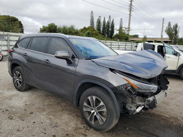 5TDGZRAH6MS042897 - 2021 TOYOTA HIGHLANDER XLE GRAY photo 4