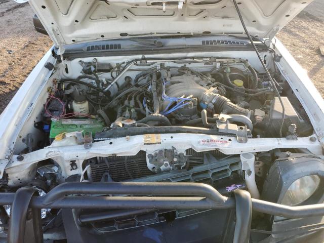 5N1ED28T72C557098 - 2002 NISSAN XTERRA XE WHITE photo 11