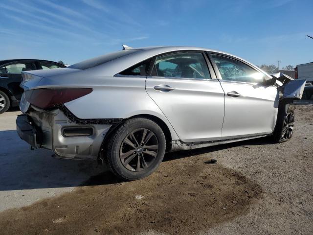 5NPEB4AC8DH652339 - 2013 HYUNDAI SONATA GLS SILVER photo 3