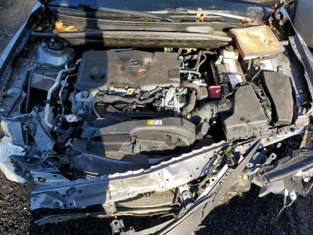 4T1B11HK2JU512379 - 2018 TOYOTA CAMRY L SILVER photo 11