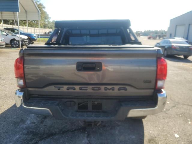 5TFAZ5CN1JX061803 - 2018 TOYOTA TACOMA DOUBLE CAB GRAY photo 6