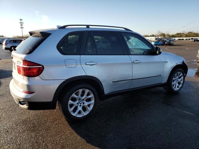 5UXZV4C58D0B05853 - 2013 BMW X5 XDRIVE35I SILVER photo 3