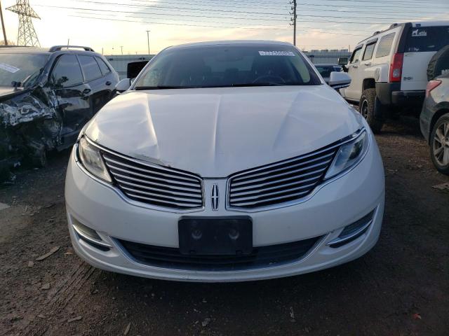 3LN6L2LU4FR623282 - 2015 LINCOLN MKZ HYBRID WHITE photo 5