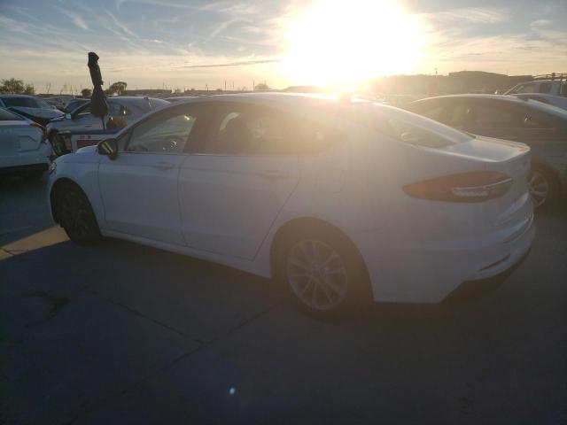 3FA6P0HD1LR190267 - 2020 FORD FUSION SE WHITE photo 2