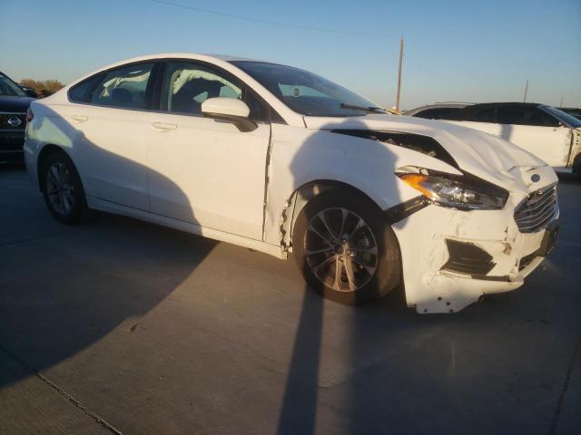 3FA6P0HD1LR190267 - 2020 FORD FUSION SE WHITE photo 4