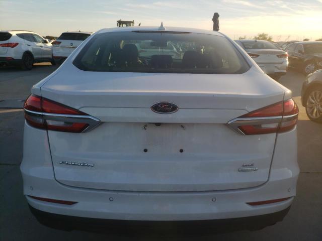 3FA6P0HD1LR190267 - 2020 FORD FUSION SE WHITE photo 6