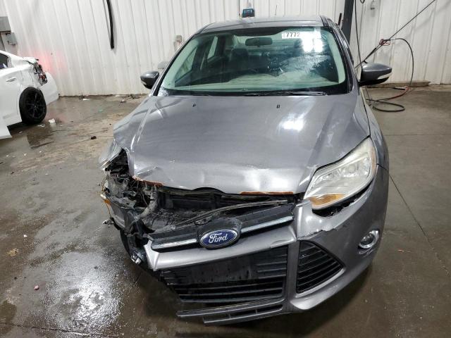 1FADP3F28DL271132 - 2013 FORD FOCUS SE GRAY photo 5