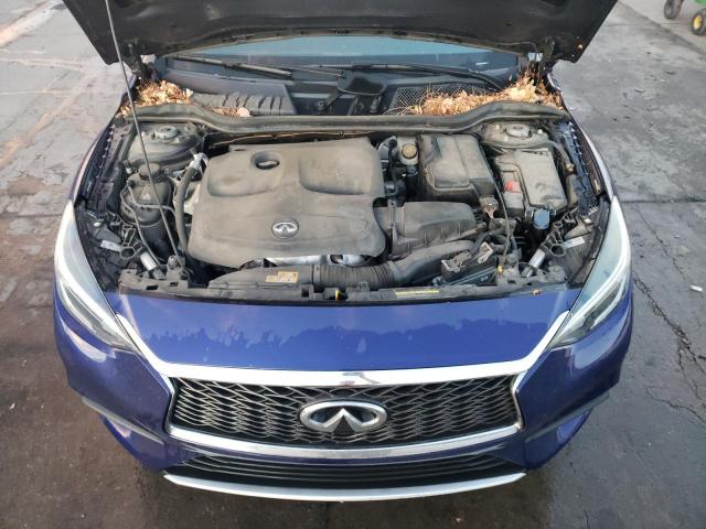 SJKCH5CP5JA056133 - 2018 INFINITI QX30 BASE Blau Foto 11