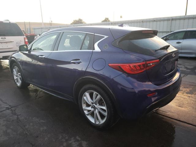 SJKCH5CP5JA056133 - 2018 INFINITI QX30 BASE Blau Foto 2