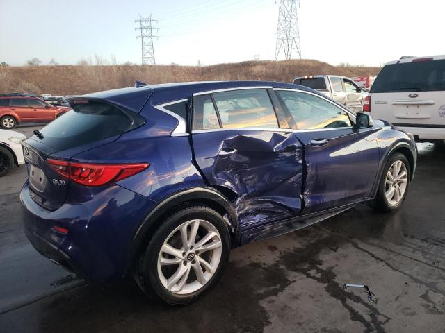 SJKCH5CP5JA056133 - 2018 INFINITI QX30 BASE Blau Foto 3