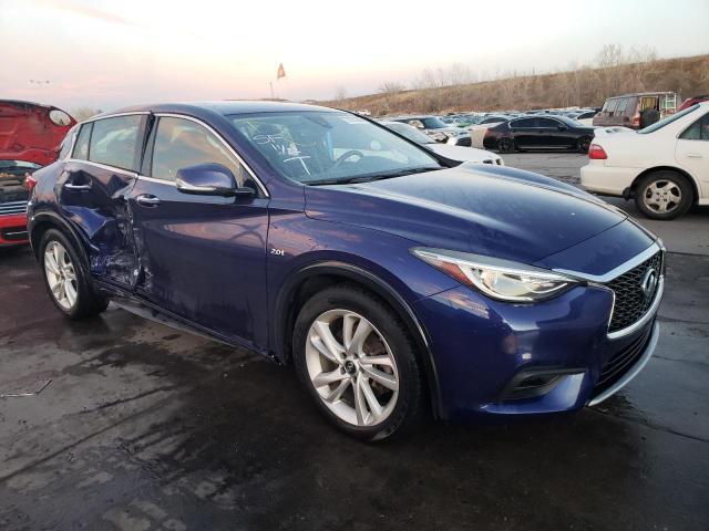 SJKCH5CP5JA056133 - 2018 INFINITI QX30 BASE Blau Foto 4