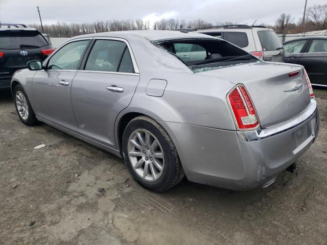 2C3CCAET8DH572226 - 2013 CHRYSLER 300C SILVER photo 2