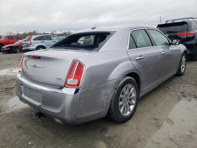 2C3CCAET8DH572226 - 2013 CHRYSLER 300C SILVER photo 3