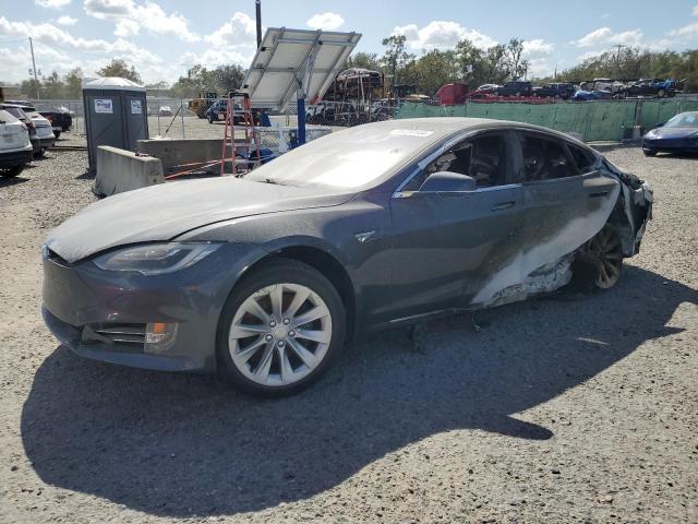 5YJSA1E10GF158993 - 2016 TESLA MODEL S GRAY photo 1