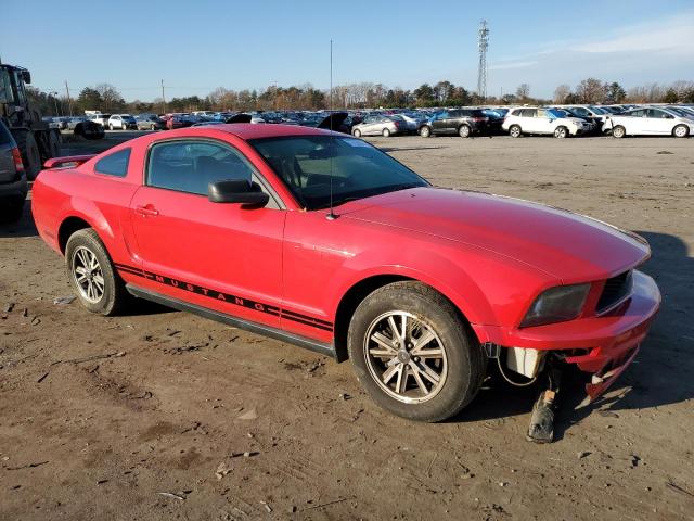 1ZVFT80N255233719 - 2005 FORD MUSTANG RED photo 4