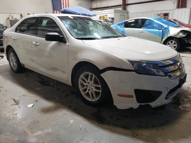 3FAHP0GA2CR156712 - 2012 FORD FUSION S WHITE photo 4