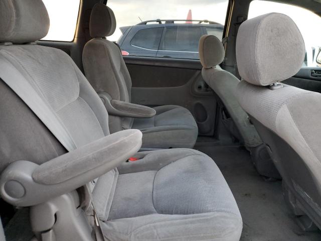 5TDZA23C74S186967 - 2004 TOYOTA SIENNA CE GRAY photo 11