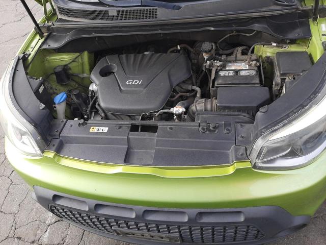 KNDJN2A22G7818851 - 2016 KIA SOUL GREEN photo 11