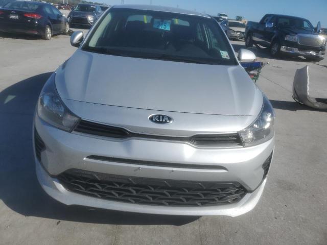 3KPA24ADXME377696 - 2021 KIA RIO LX SILVER photo 5