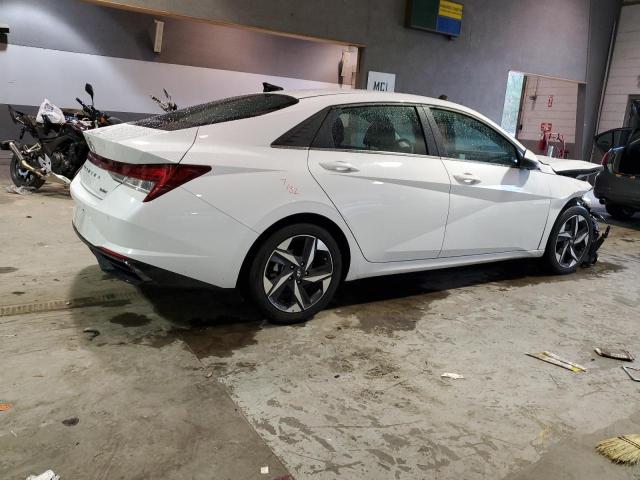 5NPLP4AG5NH066713 - 2022 HYUNDAI ELANTRA LIMITED WHITE photo 3