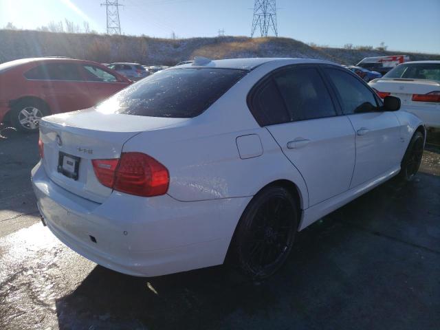 WBAPK7C52BF197100 - 2011 BMW 328 XI WHITE photo 3