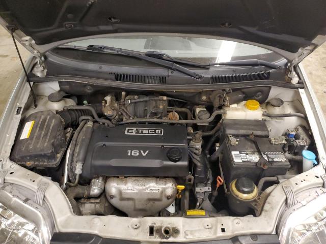 KL1TD52615B469598 - 2005 CHEVROLET AVEO BASE SILVER photo 11