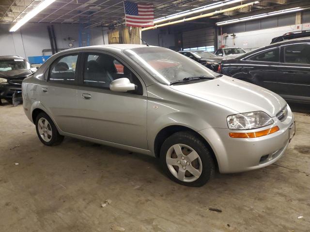 KL1TD52615B469598 - 2005 CHEVROLET AVEO BASE SILVER photo 4