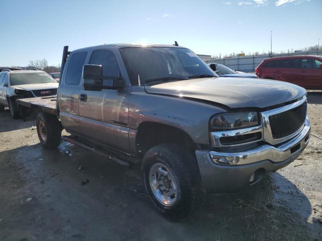 1GTHK29D16E157823 - 2006 GMC SIERRA K2500 HEAVY DUTY SILVER photo 4