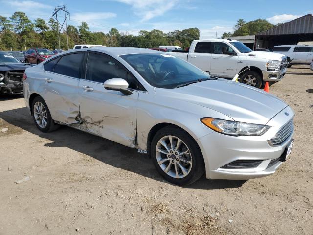 3FA6P0H7XHR281801 - 2017 FORD FUSION SE SILVER photo 4